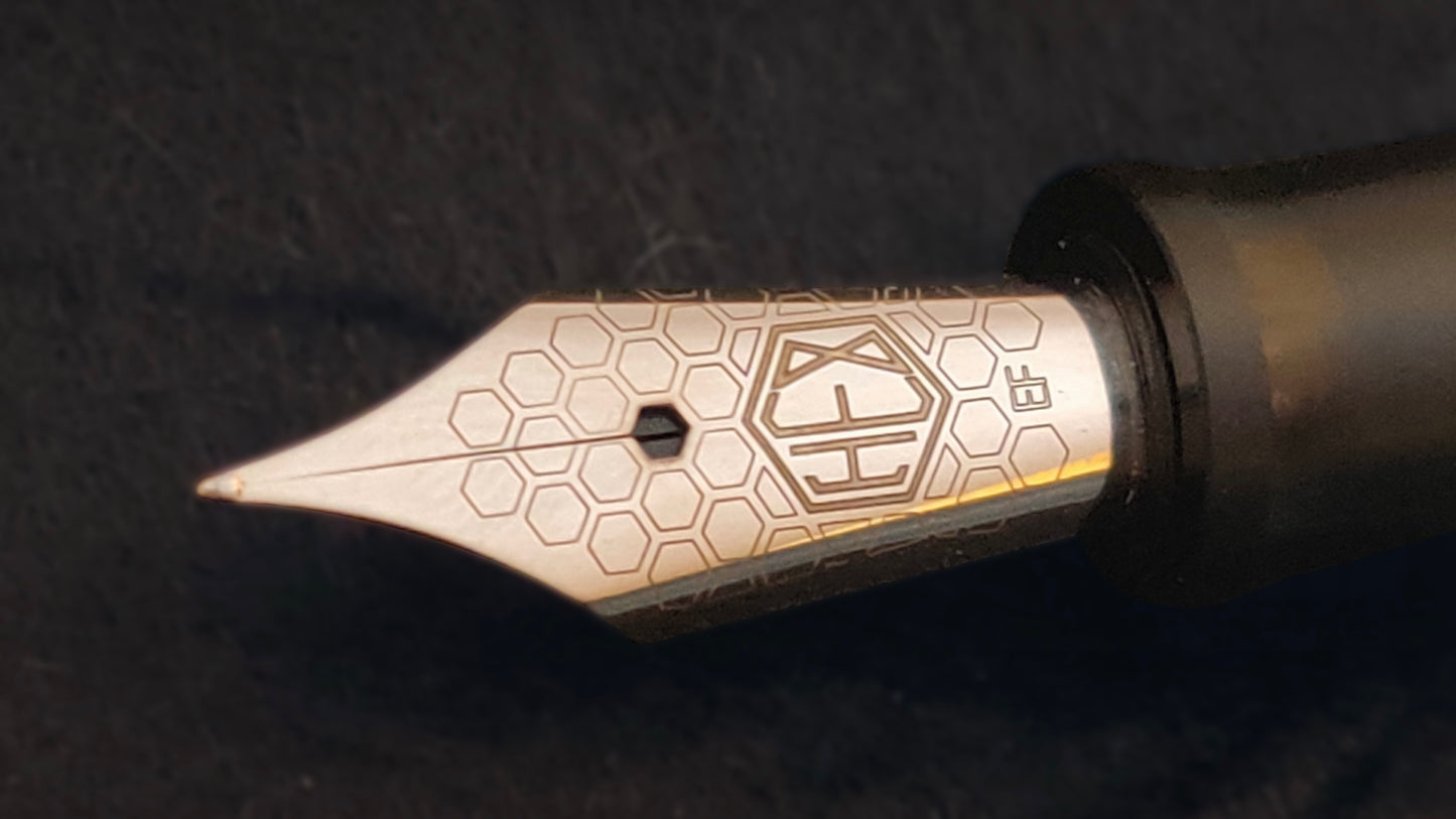 Hex Pens 3D Printed Fountain Pen DNA Evolved Nib Close Up 