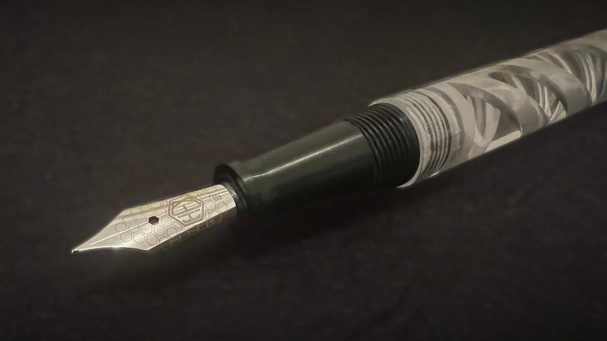 Hex Pens 3D Printed Fountain Pen DNA Evolved Uncapped